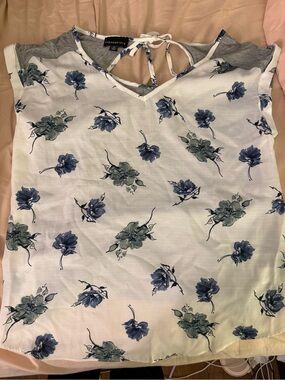 Stitch Fix Fortune + Ivy White V-Neck Floral Tie-Back Blouse